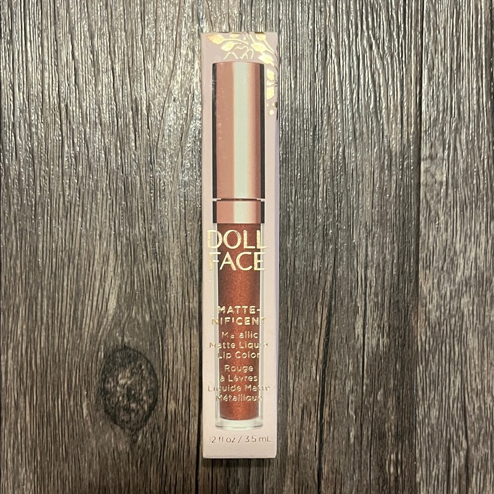 New in Box Doll Face Metallic Matte Liquid Lip Color - Eclipse